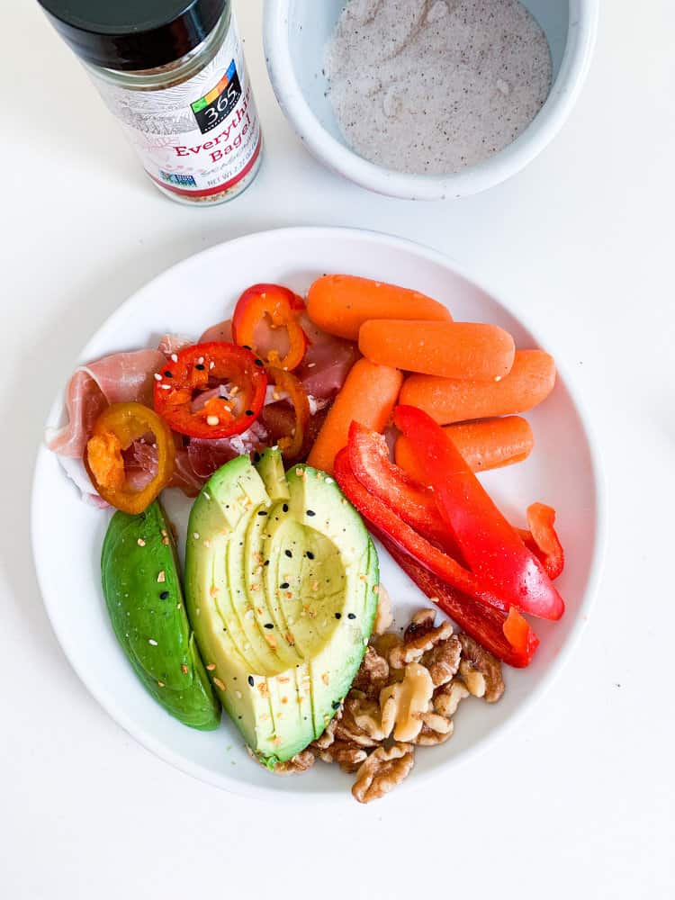 10 Easy Whole30 Lunch Or Emergency Meals avocado and veggies